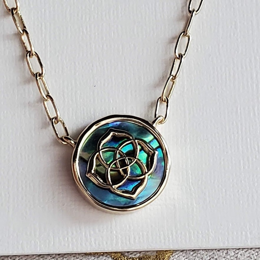 Kendra Scott Dira Gold Pendant Necklace in Abalone Shell Iridescent Filigree - Picture 2 of 6
